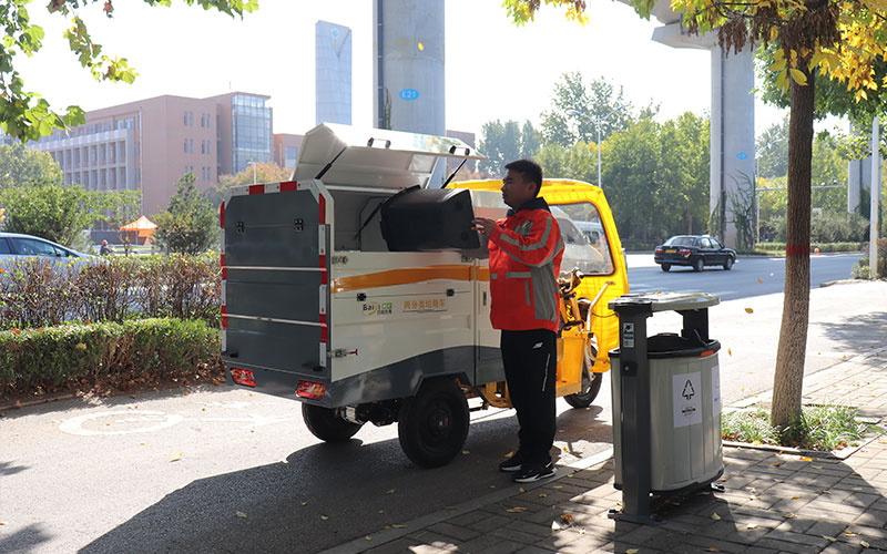 兩分類垃圾清運(yùn)車BY-L10