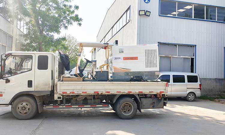 環(huán)衛(wèi)公司購置四輪電動(dòng)高壓清洗車