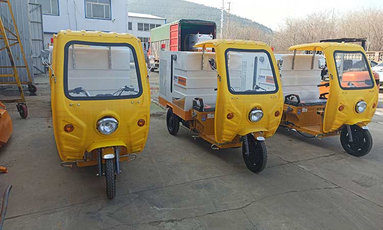 環(huán)衛(wèi)公司定制純電動(dòng)三輪高壓清洗車發(fā)貨