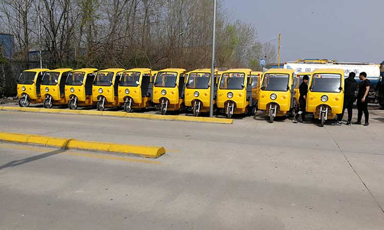 20定制帶棚多功能高壓清洗車出發(fā)準備“洗城行動”