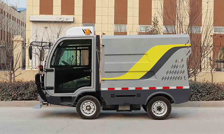 濟(jì)南百清掃車保養(yǎng)的四個步驟