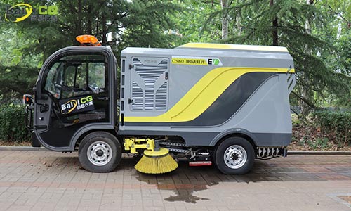 小型道路洗掃車，“變干掃，為洗掃”創(chuàng)新環(huán)衛(wèi)
