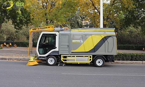 多功能樹葉收集車，非落葉季節(jié)能做什么？