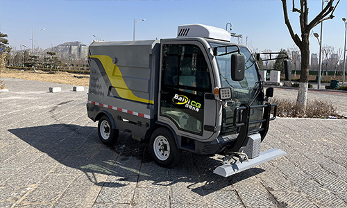 純電動(dòng)高壓清洗車解決高檔小區(qū)環(huán)衛(wèi)清潔問題