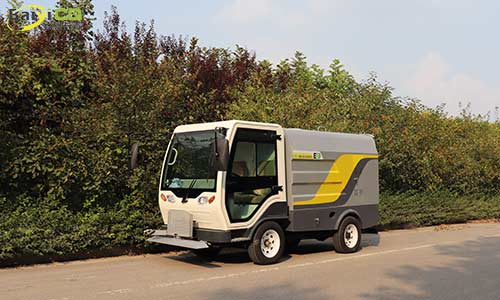 電動(dòng)高壓清洗車，協(xié)同作業(yè)為道路環(huán)衛(wèi)查漏補(bǔ)缺