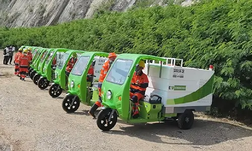 發(fā)往深圳環(huán)衛(wèi)的高壓清洗車已到貨并開(kāi)始上路工作