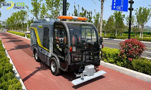 道路污染清除車深層次路面清潔，路面養(yǎng)護(hù)車