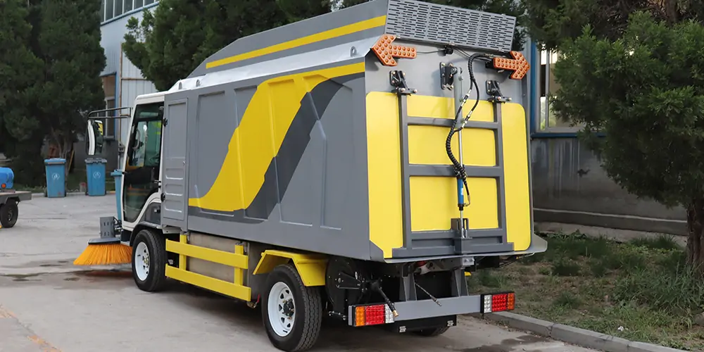 純電動(dòng)樹(shù)葉收集車(chē)