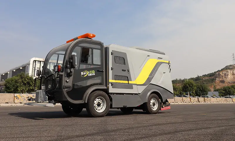 純電動(dòng)深度清潔車--高壓移動(dòng)清洗盤+大容量水箱，解決三級道路衛(wèi)生保潔難題！