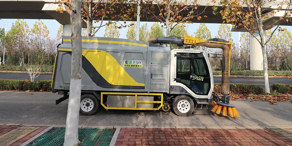 純電動(dòng)多功能樹(shù)葉收集車/