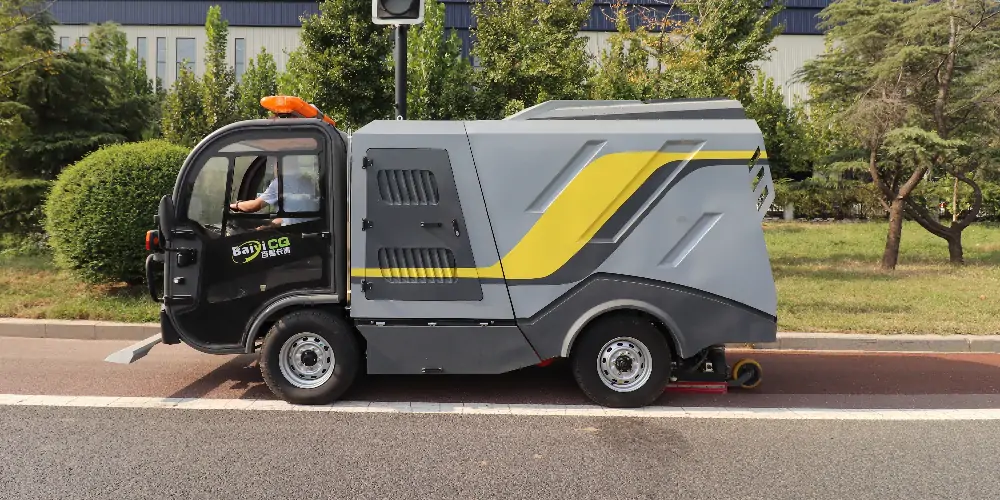 純電動(dòng)深度清潔車，清除道路污染效果好