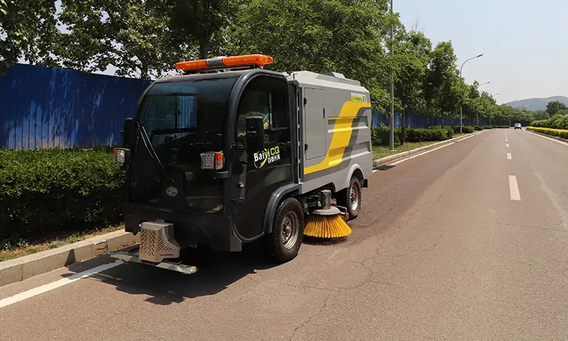 機(jī)場 廠區(qū) 園林 物業(yè)地面洗掃問題，一車解決！見證純電動(dòng)洗掃車的洗掃魅力吧！