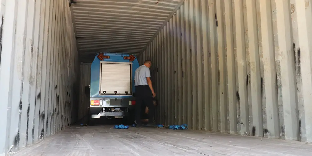 道路洗掃車(chē)_路面污漬清潔“專(zhuān)家”_電動(dòng)洗掃車(chē)_環(huán)衛(wèi)洗掃車(chē)_小型洗掃車(chē)