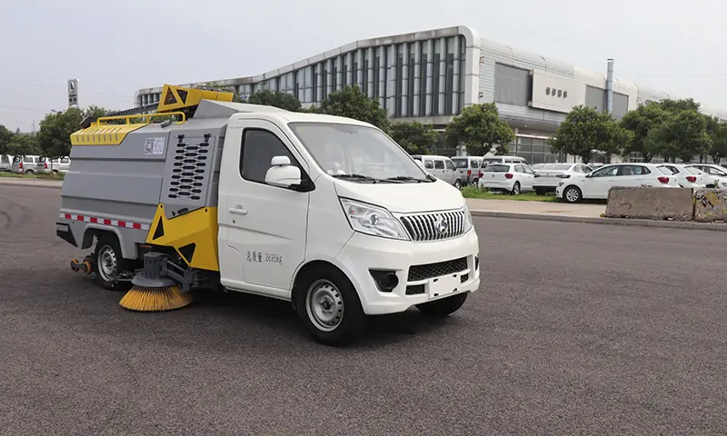 純電動(dòng)可上牌洗掃車(chē)：革新城市清潔的未來(lái)