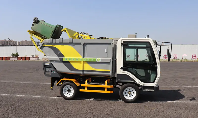 后裝式垃圾車：小區(qū)與廠區(qū)的理想選擇！垃圾轉(zhuǎn)運好幫手！