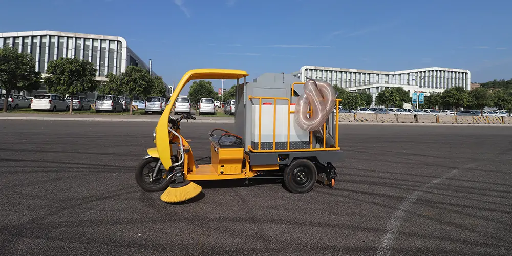 純電動樹葉收集車_多功能樹葉收集車_吸樹葉的機(jī)器_掃樹葉神器