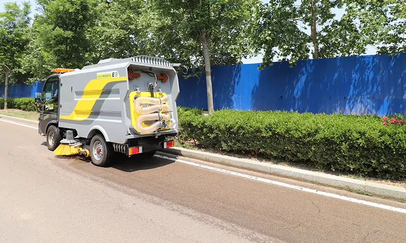純電動(dòng)洗掃車：引領(lǐng)綠色道路清潔新時(shí)代，顛覆傳統(tǒng)洗掃模式！
