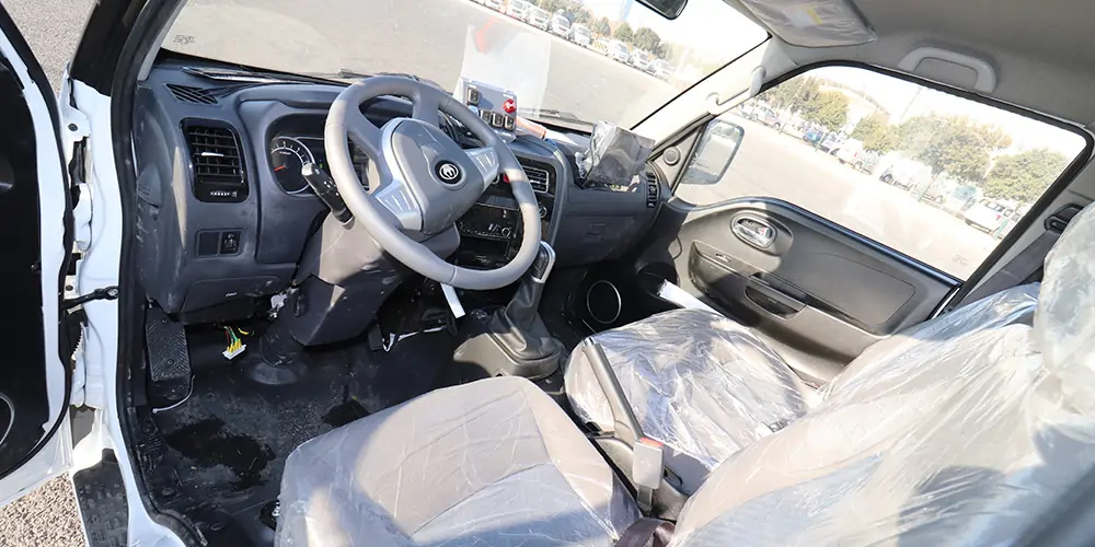 吸樹葉的機(jī)器 新型樹葉收集車 電動樹葉專用收集車 樹葉收集一體車 吸入式樹葉收集車 破碎樹葉收集車