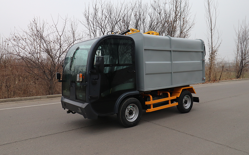 四輪側裝式垃圾清運車BY-L50