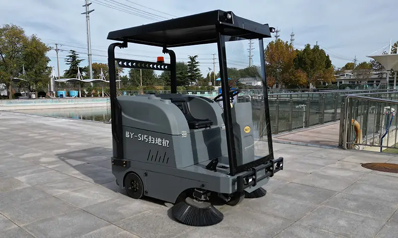 純電動(dòng)掃地車：高效環(huán)保的清潔利器