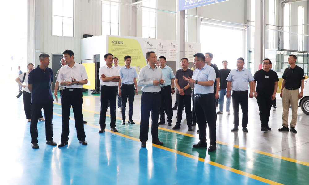 熱烈歡迎區(qū)委書(shū)記肖輝、區(qū)委常委辦公室主任劉興文、副區(qū)長(zhǎng)趙魯及各相關(guān)部門(mén)領(lǐng)導(dǎo)蒞臨我司調(diào)研指導(dǎo)！