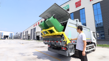 新能源壓縮式垃圾車BY-YS12000操作環(huán)境