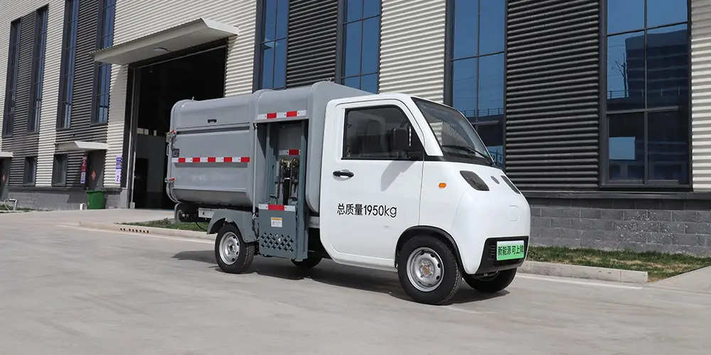 新能源垃圾車，側(cè)裝垃圾車，小型垃圾清運(yùn)車，純電動(dòng)垃圾車