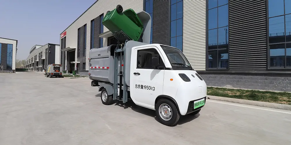 新能源垃圾車，側(cè)裝垃圾車，小型垃圾清運(yùn)車，純電動(dòng)垃圾車