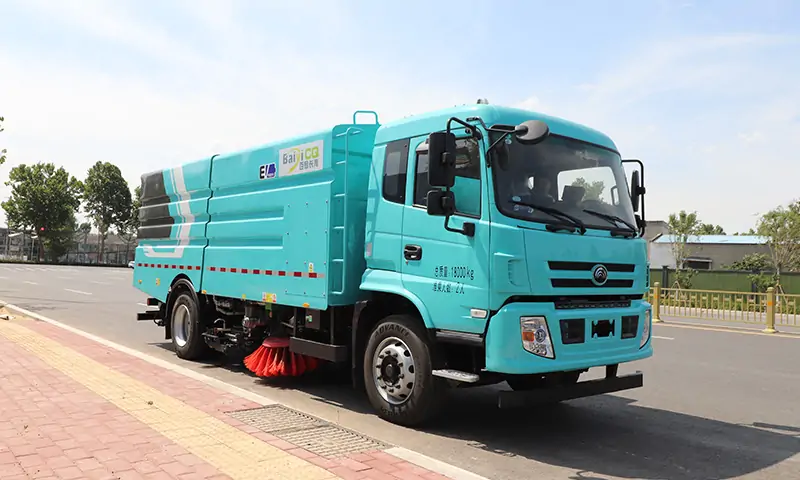 純電動(dòng)洗掃車——城市清潔的新動(dòng)力