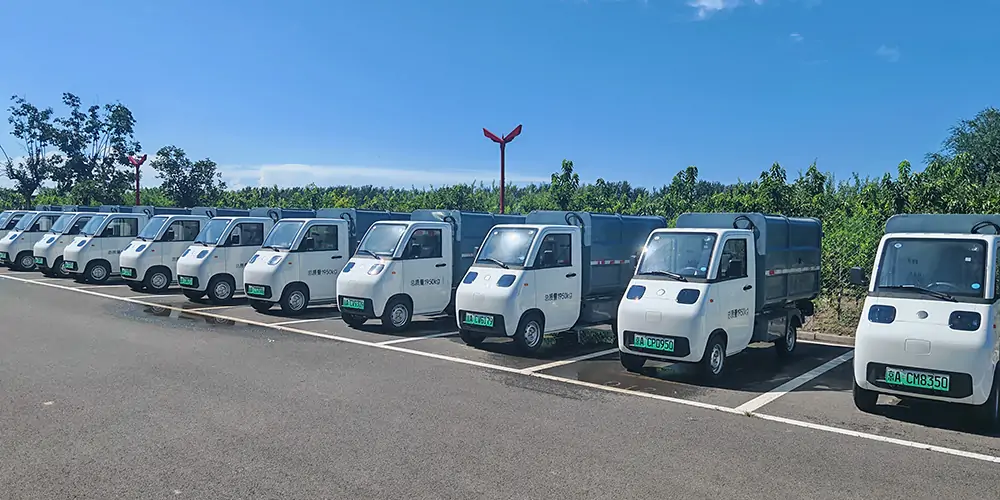 新能源側(cè)裝垃圾車，側(cè)裝式垃圾車，垃圾車，小型垃圾車