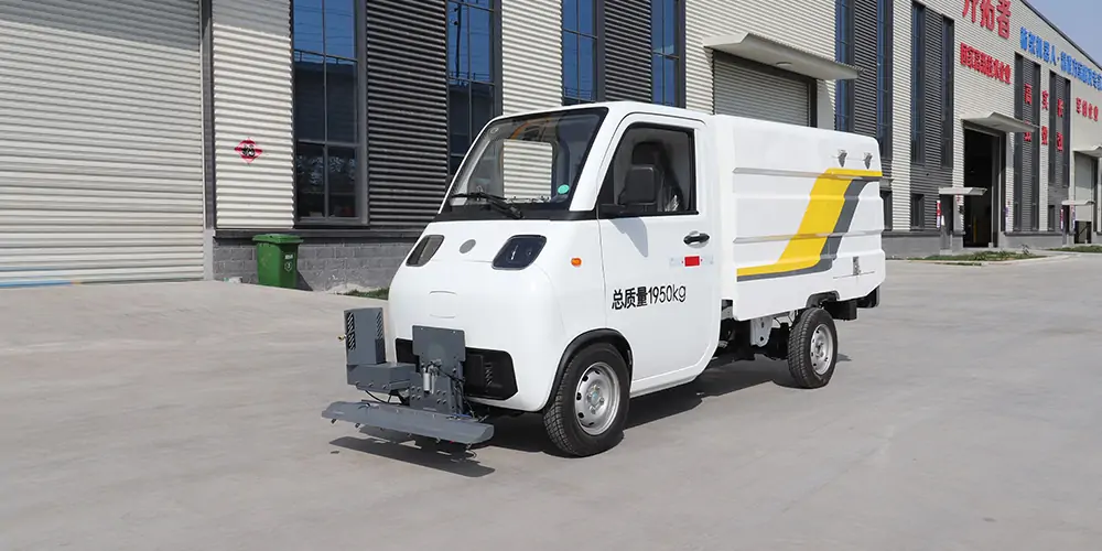 新能源路面養(yǎng)護車，高壓清洗車，高壓沖洗車，路面養(yǎng)護車