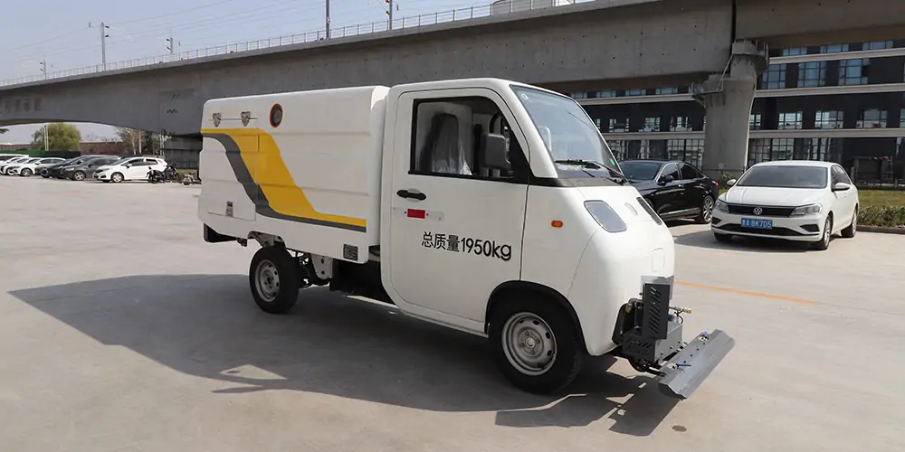 新能源路面養(yǎng)護車，高壓清洗車，高壓沖洗車，路面養(yǎng)護車