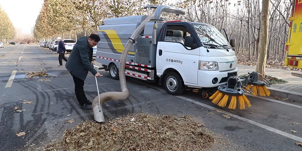 純電動樹葉收集車，樹葉收集車，落葉收集車，吸葉機